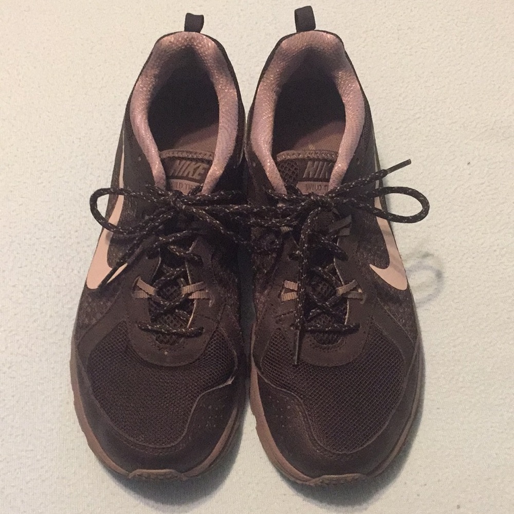 Nike Wild Trail black and gray runners